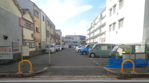 PARKING 駐車場